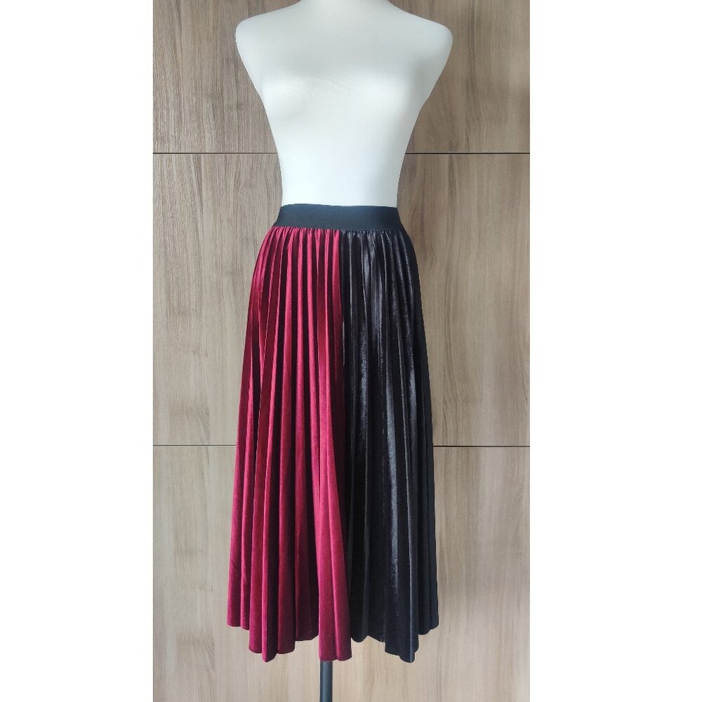 Black & Red Color block Pleated Midi Skirt NWOT